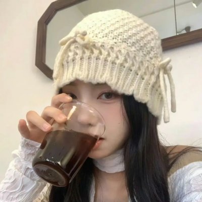 蓝天花朵
